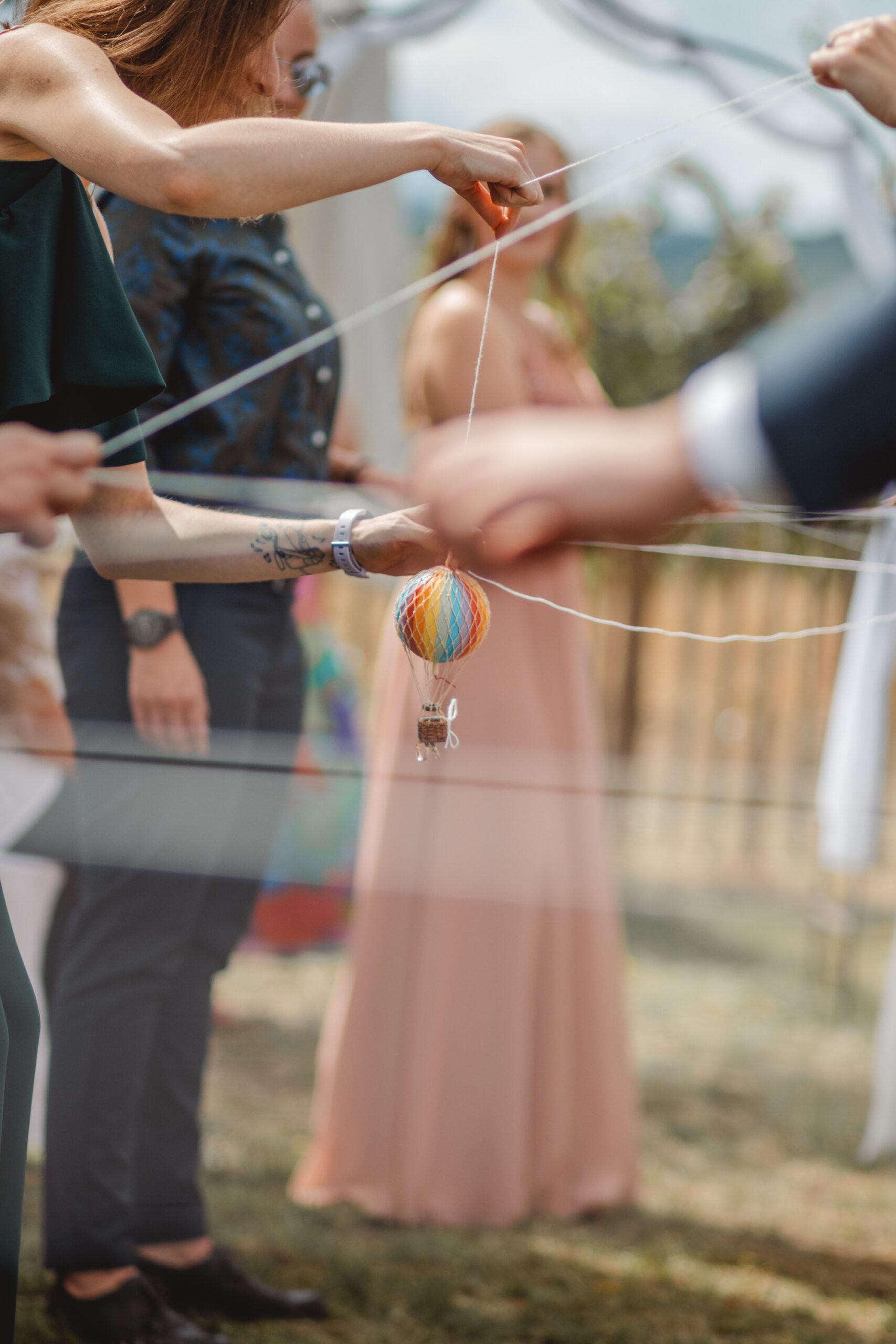 Das Ringritual mit einem mini Heißluftballon
